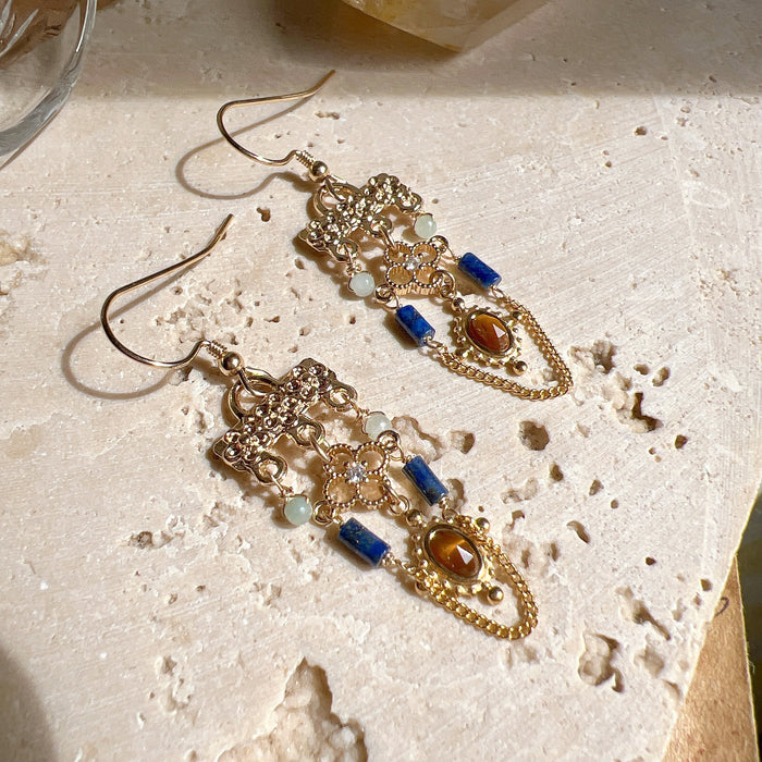 Earrings: 人强马壮