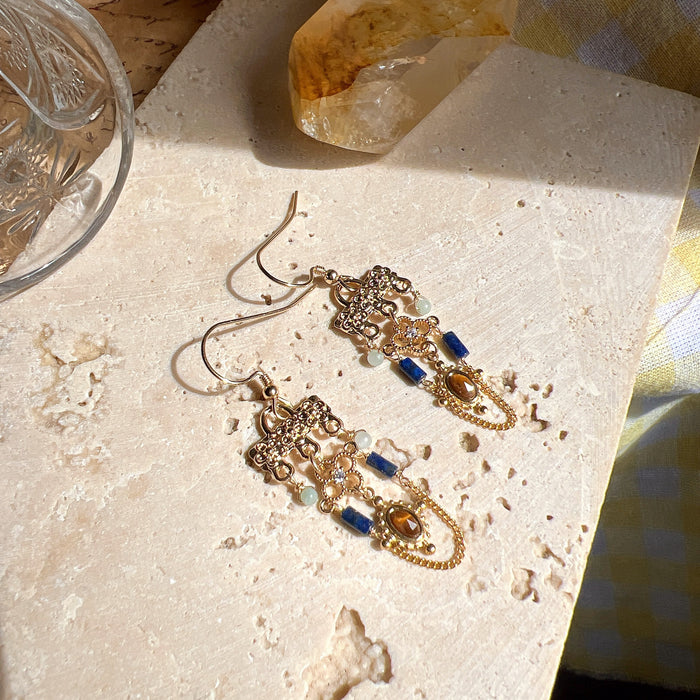 Earrings: 人强马壮