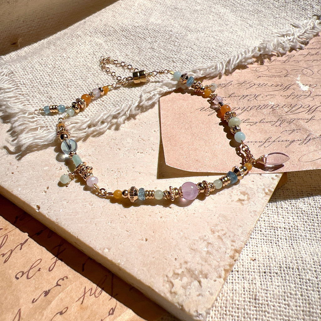 Bracelet: 痴人说梦– M O O N A U R A