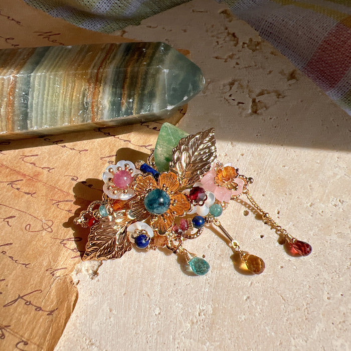 巾帼英雄 Brooch