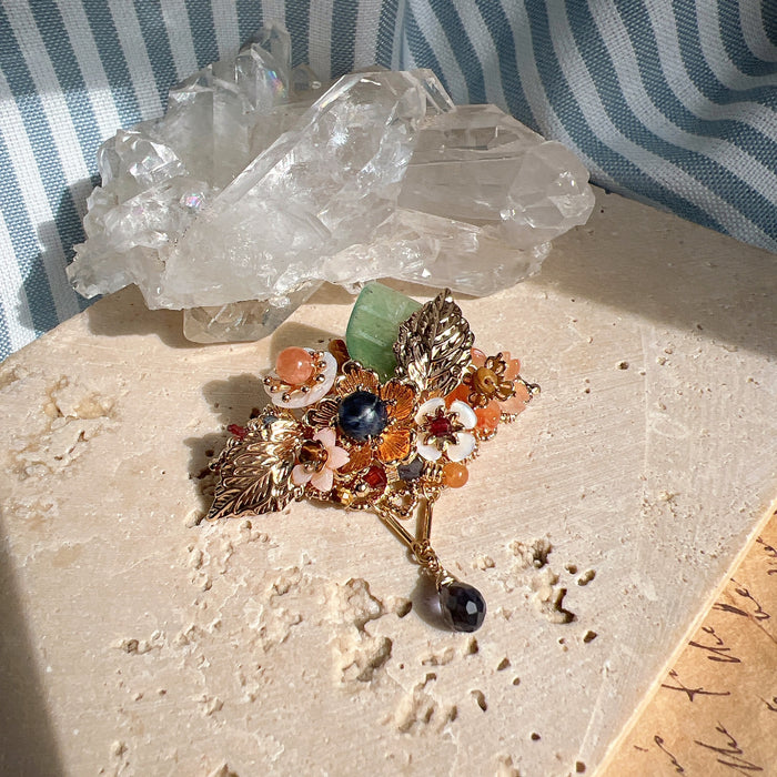 钢筋铁骨 Brooch