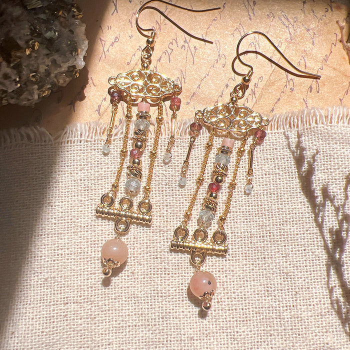 Earrings: 怀珠抱玉